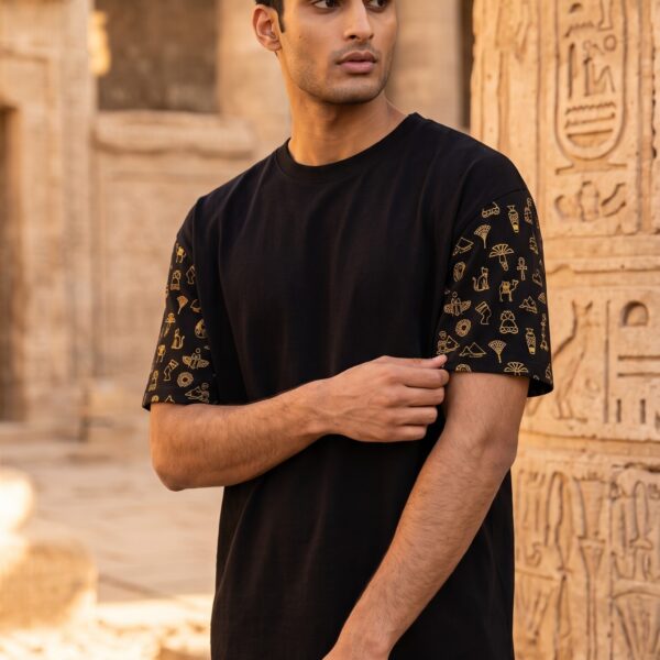 Oversize T-shirt - Egyptian symbols printed sleeves