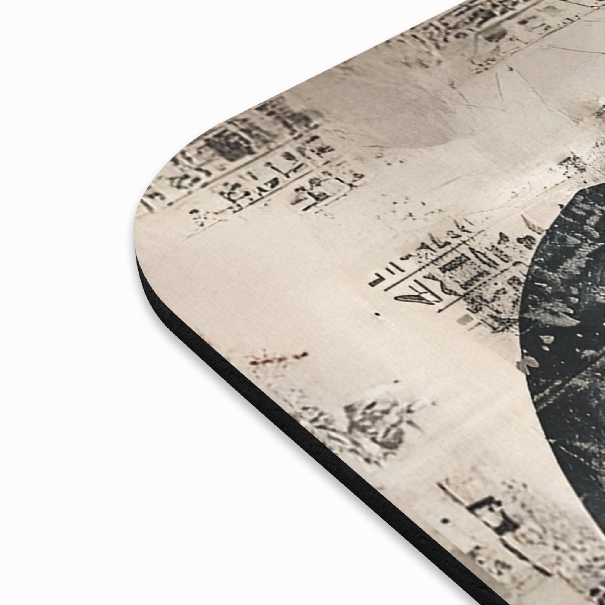 Closeup Front (1) Nefertiti - Mouse Pad - Image 4